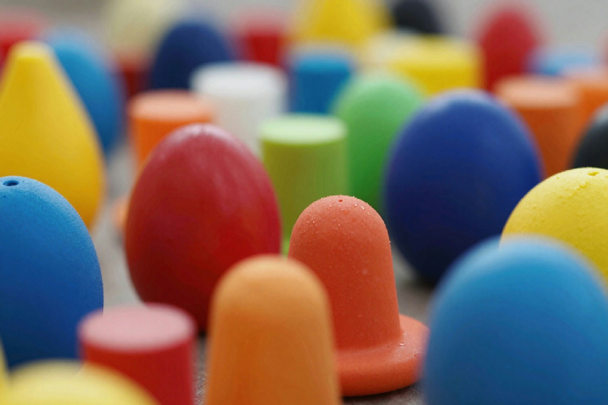 6 riedizioni di icone del design che reinterpretano la contemporaneità attraverso nuovi linguaggi visivi